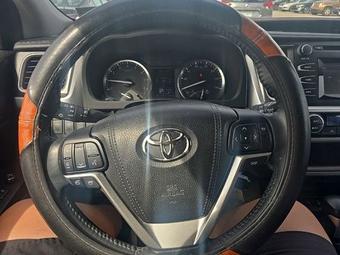 Used 2015 Toyota Highlander Plus image 14