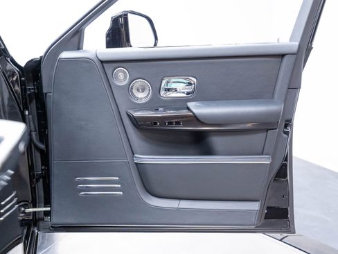 Used 2024 Rolls-Royce Phantom Sedan w/ The Phantom Package RWD image 48