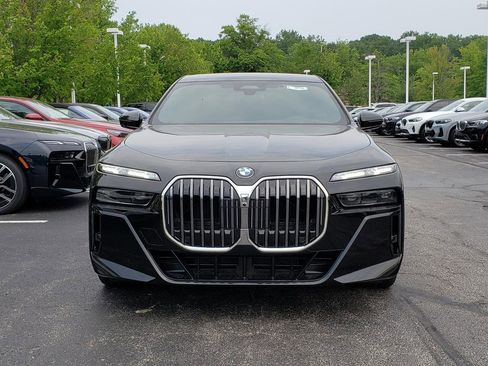 New 2025 BMW 760i xDrive w/ Executive Package image 2