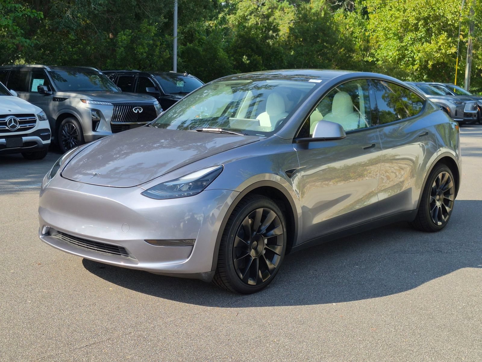 Used 2025 Tesla Model Y Long Range RWD image 7