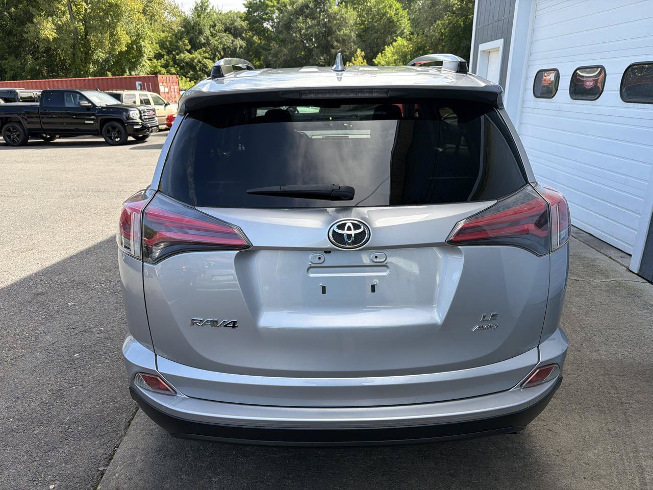 Used 2018 Toyota RAV4 LE w/ All Weather Liner Package AWD/4WD image 5