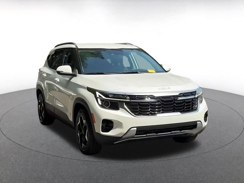 Used 2025 Kia Seltos S FWD image 3
