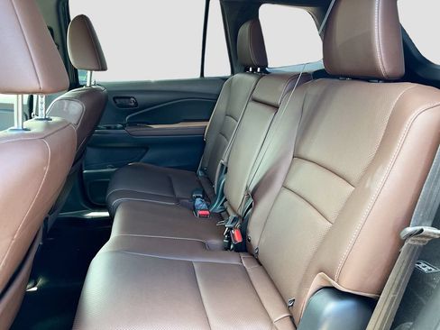 Used 2025 Honda Passport EX-L image 23