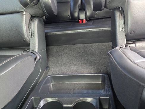 Used 2021 Ford Explorer XLT w/ Equipment Group 202A AWD/4WD image 19