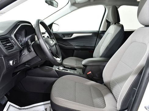 Used 2022 Ford Escape SE w/ SE Sport Appearance Package image 6