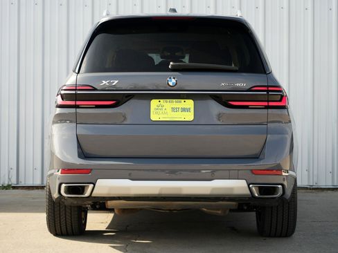 Used 2023 BMW X7 xDrive40i w/ Climate Comfort Package image 11
