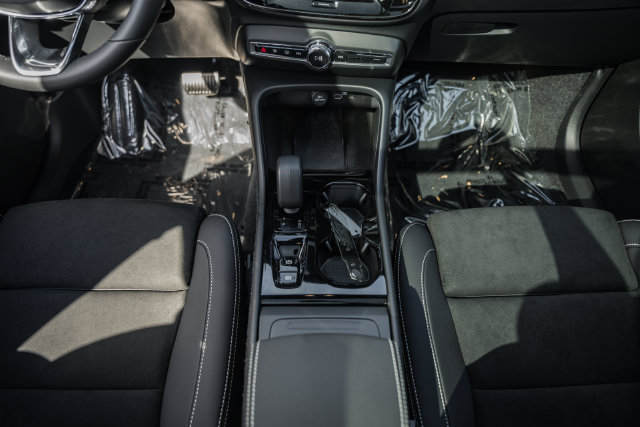 New 2026 Volvo XC40 B5 Ultra w/ Protection Package Premier AWD/4WD image 33