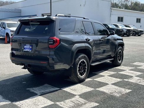 Used 2025 Toyota 4Runner TRD Off-Road Premium image 3