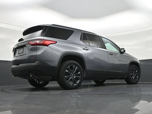 Used 2021 Chevrolet Traverse RS FWD image 28