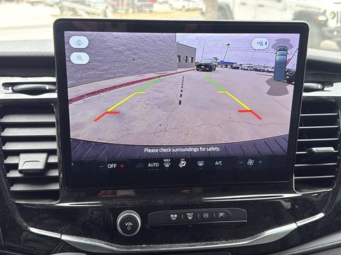 Used 2023 Ford Transit 350 XLT image 28