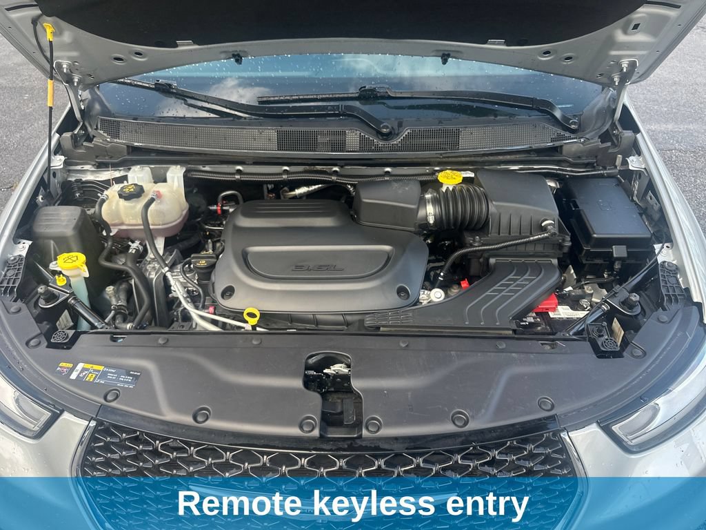 Used 2024 Chrysler Pacifica Touring-L FWD image 28
