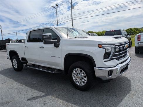 Used 2024 Chevrolet Silverado 2500 LTZ AWD/4WD image 8