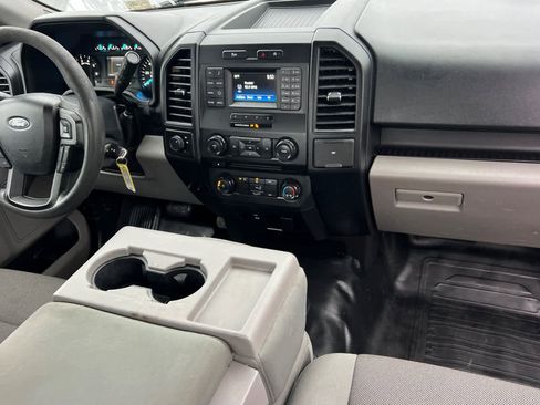 Used 2017 Ford F150 XL w/ Equipment Group 101A Mid image 3