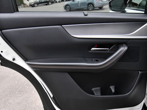 Used 2024 MAZDA CX-90 3.3 Turbo w/ Preferred Plus image 36