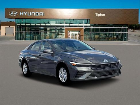New 2026 Hyundai Elantra SE image 11