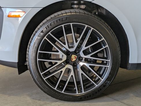 New 2026 Porsche Macan S image 17