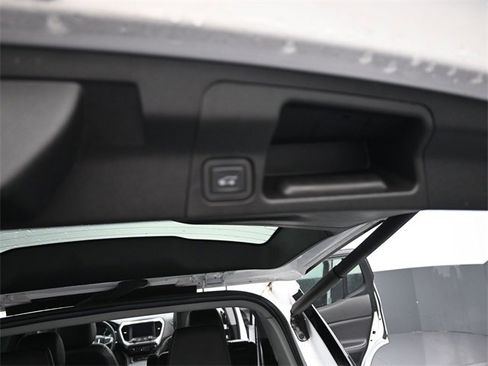 Used 2023 GMC Acadia SLT image 7