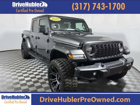 Used 2025 Jeep Gladiator Sport AWD/4WD image 1