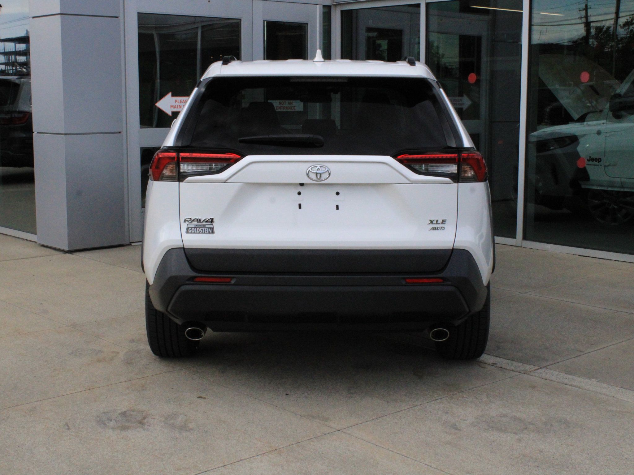 Used 2020 Toyota RAV4 XLE Premium AWD/4WD image 7