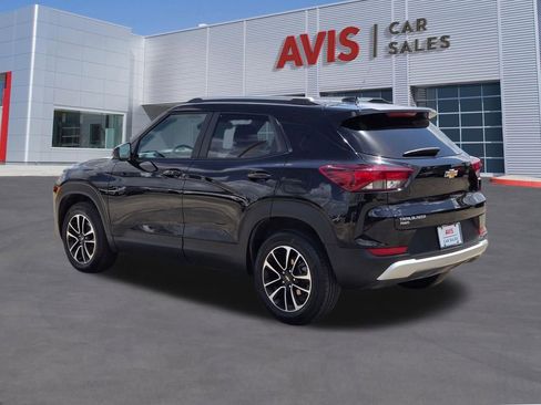 Used 2025 Chevrolet TrailBlazer LT AWD/4WD image 9