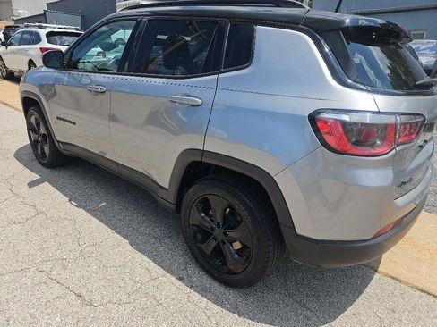 Used 2018 Jeep Compass Latitude AWD/4WD image 8