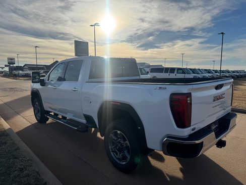 New 2026 GMC Sierra 2500 SLT w/ SLT Premium Package image 5