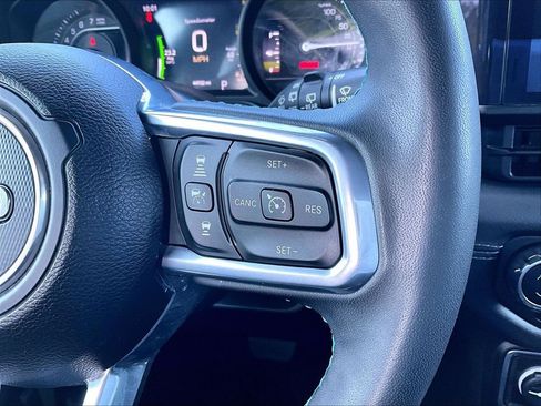 Used 2024 Jeep Wrangler High Altitude AWD/4WD image 24
