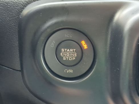 Used 2022 Jeep Wrangler Sport AWD/4WD image 17