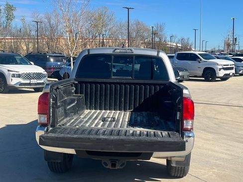 Used 2016 Toyota Tacoma TRD Off-Road image 15