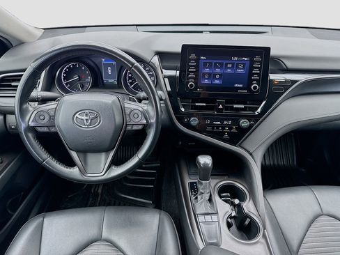Used 2022 Toyota Camry SE w/ Convenience Package FWD image 14