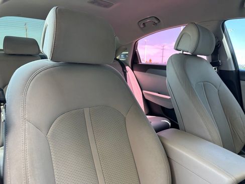 Used 2017 Hyundai Sonata SE image 27