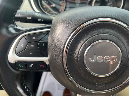 Used 2021 Jeep Compass Latitude w/ Sun and Sound Group AWD/4WD image 24