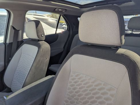 Used 2018 Chevrolet Equinox LT w/ Sun & Infotainment Package image 8