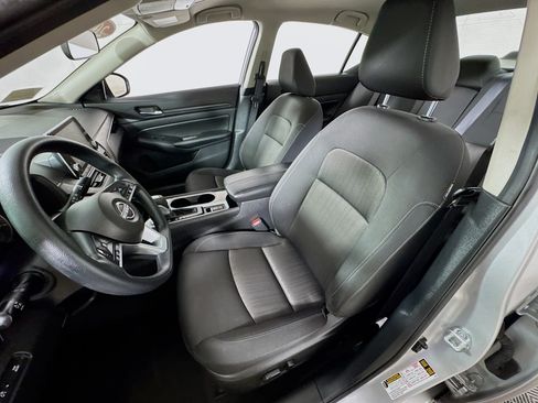Used 2024 Nissan Altima 2.5 SV AWD/4WD image 11