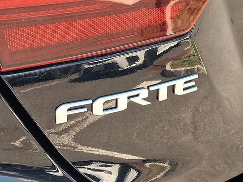 Used 2023 Kia Forte GT-Line image 31