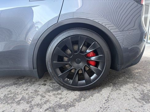 Used 2022 Tesla Model Y Performance image 13