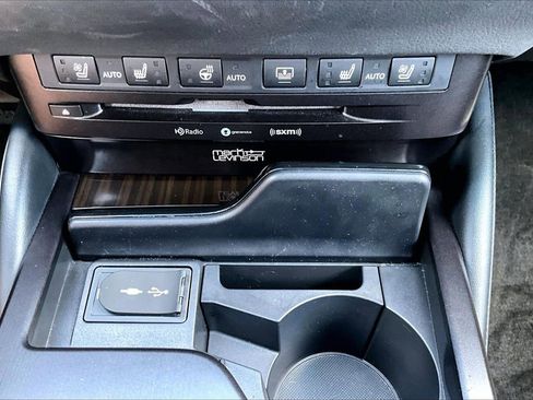 Used 2019 Lexus ES 300h w/ Accessory Package 2 FWD image 18