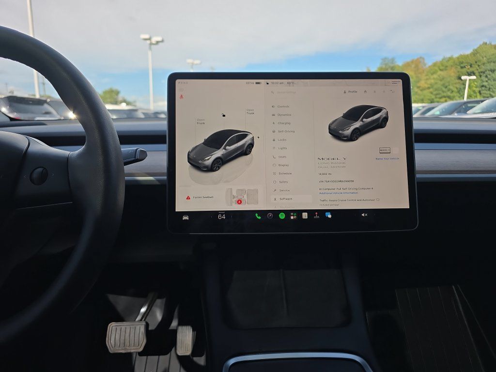 Used 2024 Tesla Model Y Long Range AWD/4WD image 29