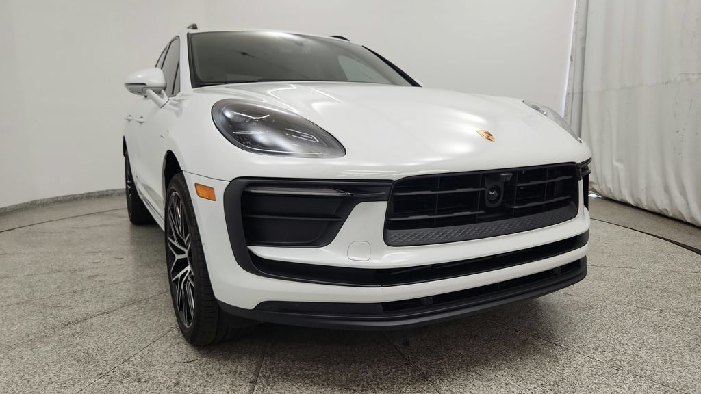 Used 2022 Porsche Macan AWD/4WD image 12