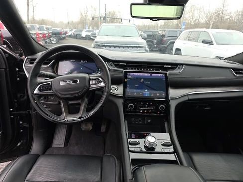 Used 2022 Jeep Grand Cherokee Overland w/ Advanced Protech Group III image 26