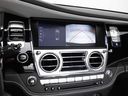 Used 2019 Rolls-Royce Dawn RWD image 20