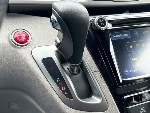 Used 2016 Honda Odyssey SE image 16