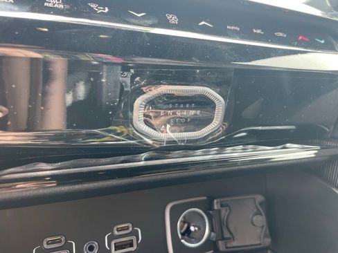 New 2026 Jeep Grand Cherokee Laredo image 7