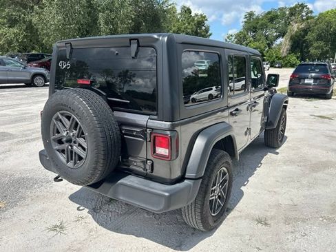 Used 2024 Jeep Wrangler Unlimited Sport AWD/4WD image 4