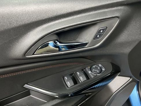 Certified 2025 Chevrolet Trax RS w/ Sunroof Package FWD image 23