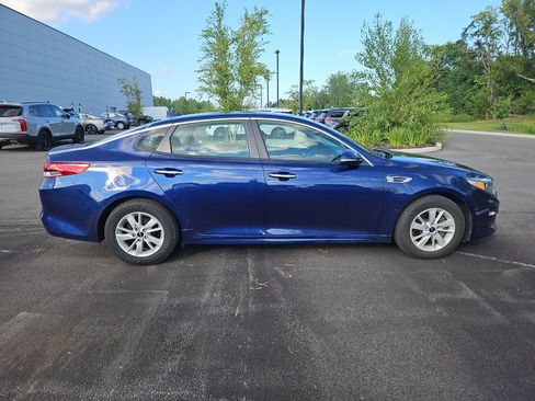 Used 2017 Kia Optima LX FWD image 8
