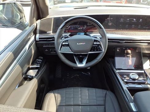 New 2026 Cadillac Escalade V w/ LPO, ONYX Package AWD/4WD image 17
