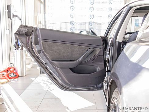 Used 2018 Tesla Model 3 Long Range image 28