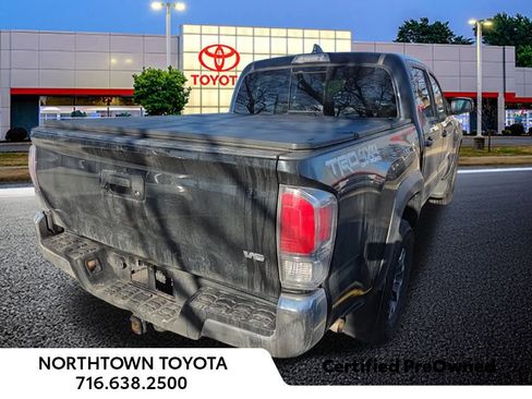 Used 2023 Toyota Tacoma TRD Off-Road image 9