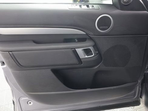 Used 2023 Land Rover Discovery S R-Dynamic image 28